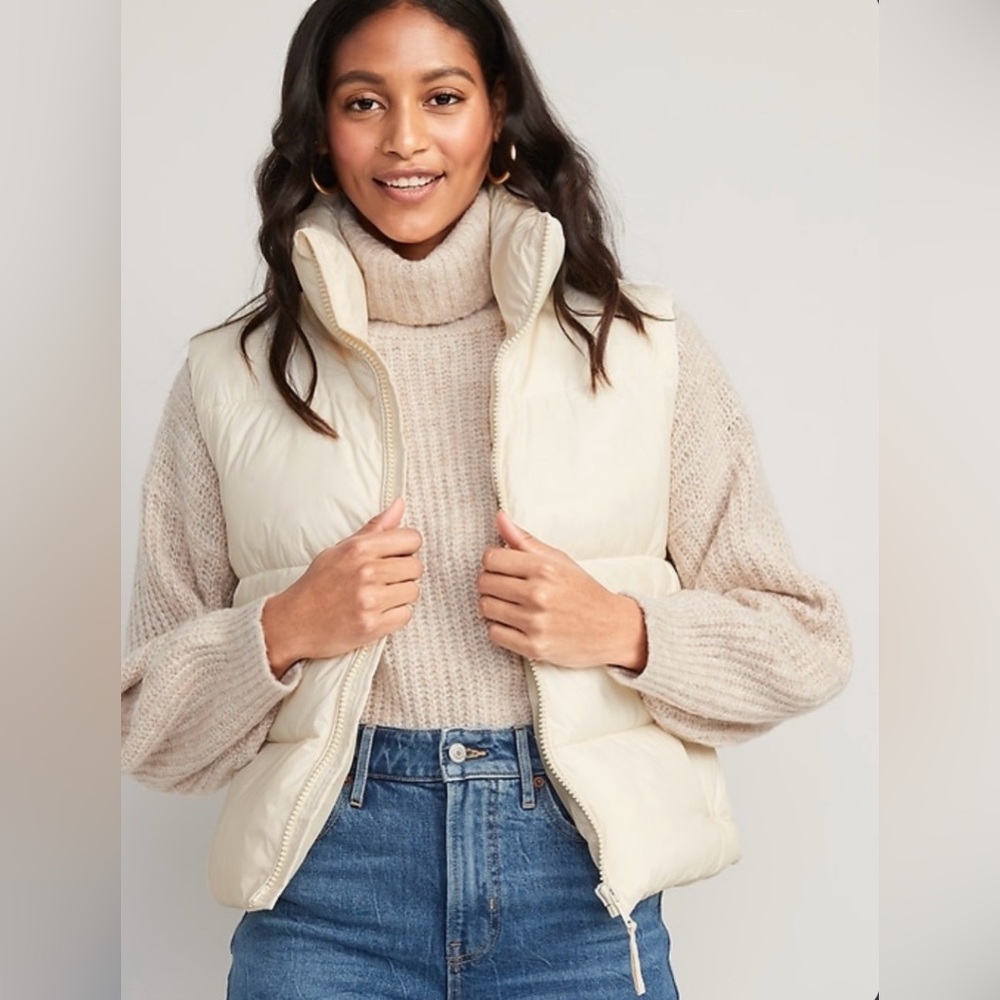 Old Navy Cream Water Resistant Puffer Vest